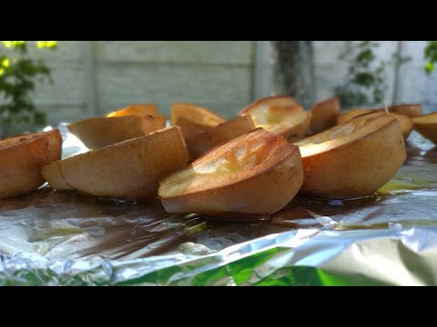 Видео: Копчёные груши с мёдом, оригинальный и неимоверно вкусный десерт.