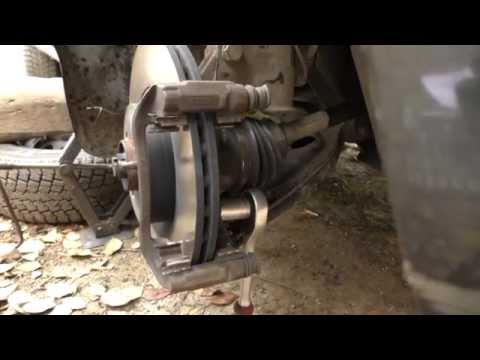 Видео: Fiat Doblo 1.3 multijet замена усиленных тормозных колодок и дисков