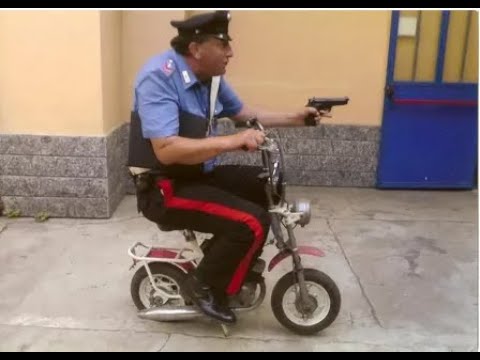 Видео: [ss13] Профессия Глава Службы Безопасности - Чипирование  (Некомпитентность. Бездарность. Срочники.)