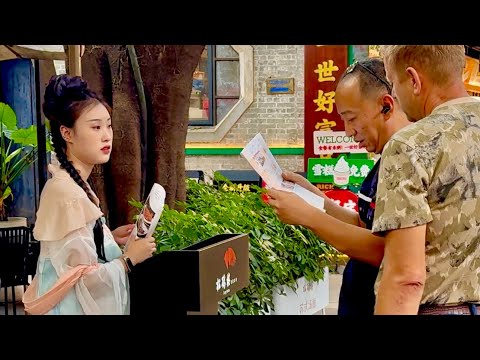 Видео: Как китайские предприниматели ЗАМАНИВАЮТ посетителей красивым входом и как выглядит выход!