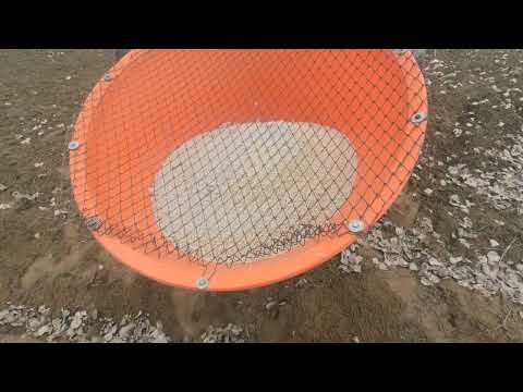 Видео: Підживлення по мерзлоталому ))) сульфат амонію