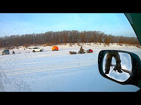 Видео: Первая ЗИМНЯЯ РЫБАЛКА НА АМУРЕ 2025. Щука ловится
