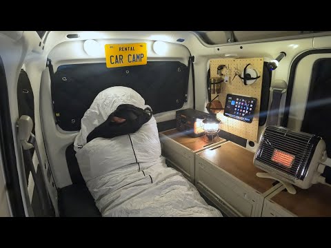 Видео: Одиночный автомобильный кемпинг в снегу: пережить зиму в крошечном фургоне.