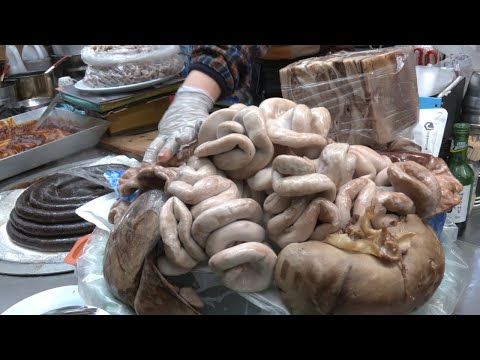 Видео: Амппонг сундаэ, который действительно хорошо для тела / Spicy tteokbokki / Корейская уличная еда