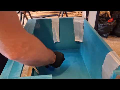 Видео: Аквариум из фанеры 22 галлона 4 - Стекловолокно