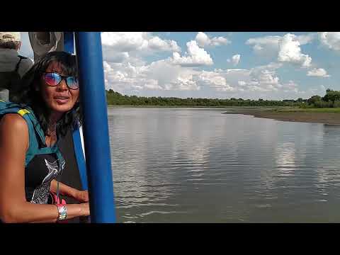 Видео: Величайшая река Евразии. Как с удовольствием прогуляться по ней на старом корыте