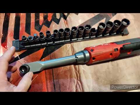 Видео: Угловая трещетка Milwaukee  insider