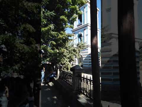 Видео: Биене на камбана в църквата Света Богородица в Карлово