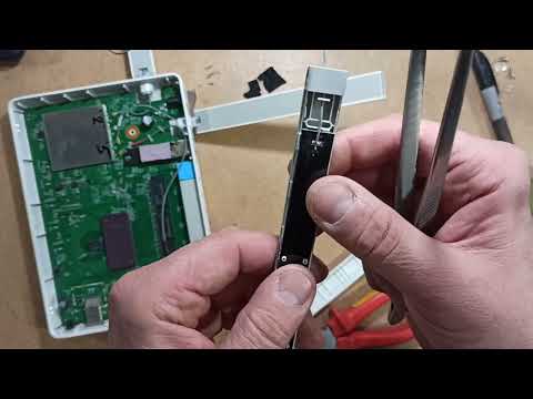 Видео: Старый Keenetic борозды не портит/Разбор - обзор и замена WiFi антенны/1035_КоПСС