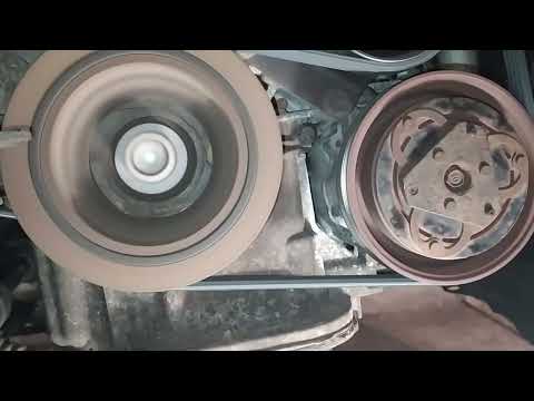 Видео: Замена ремней навесного оборудования на Nissan Note CR14DE 2007 года