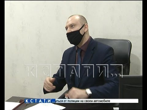 Видео: Полицейский, занимавшийся вымогательством, выманивает деньги у нижегородцев