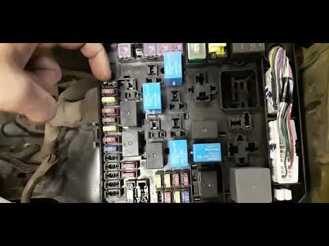 Видео: Лансер 10 установка противотуманных фар