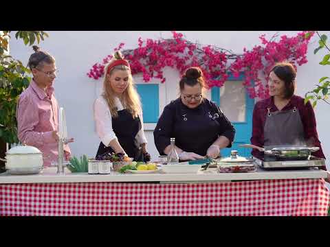 Видео: Готовим нежнейшего кальмара и молодую картошку с грибами! Выпуск 9