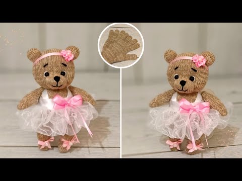 Видео: Это ТАК мило и практично🧸Я сделала чудесного плюшевого мишку с помощью одной перчатки🧤для начинающих