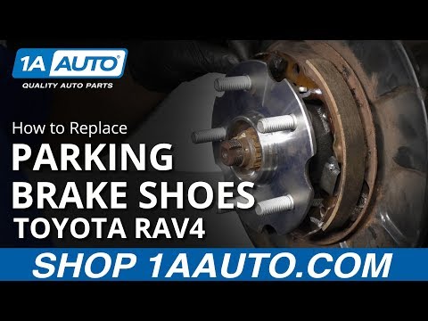 Видео: Как заменить колодки стояночного тормоза на Toyota RAV4 05-16
