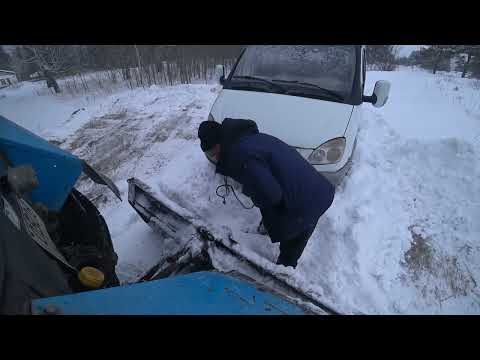 Видео: Забуксовал на Газели, опять сломал отвал. Перемело дорогу, каждый день метели.
