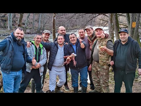 Видео: Отдых в лесу у речки с друзьями 👍🏼