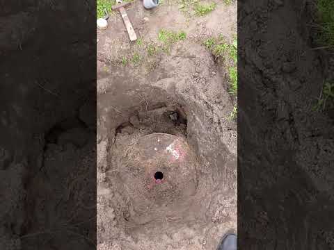 Видео: Канализация из бочки для воды из душевой. Результат спустя 2 года на песчаном грунте.