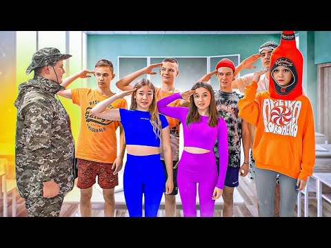 Видео: Новый СТРОГИЙ Учитель в Элитной Школе! Кажется ребятам не повезло!