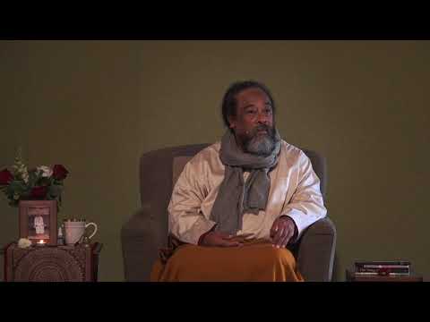 Видео: Пребывание в тишине с Муджи на Рождество