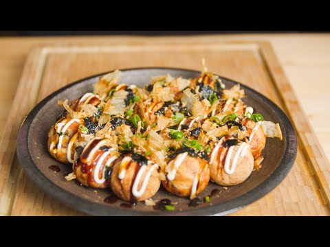 Видео: Японская уличная еда - Такояки!