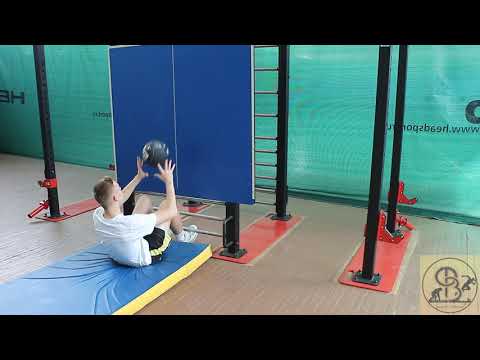 Видео: Передача мяча двумя руками сверху  1-4 класс