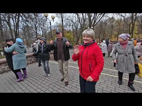 Видео: 3.11.24г..."Погадаю на Любовь"... Жанна Вайзер... звучит на танцполе в Гомеле...