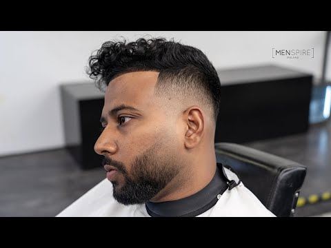 Видео: Урок парикмахера по текстурированной челке и бороде с плавным переходом | MENSPIRE Ирландия | #73