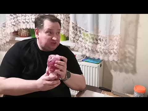 Видео: Сырокопченая свиная шейка. Просто и вкусно.