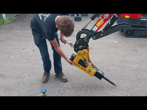 Видео: Установка отбойного молотка на экскаватор GroundHog