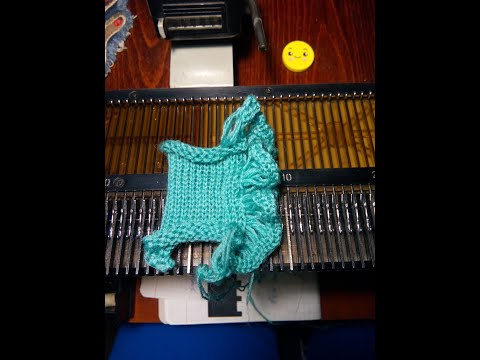 Видео: Как связать рюши на вязальной машине?