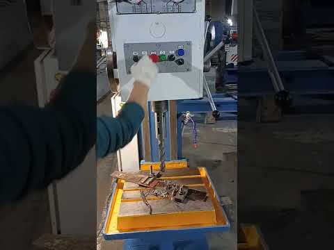 Видео: Вертикально-сверлильный станок 2н135. Проверка работоспособности.