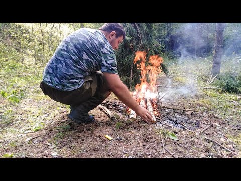 Видео: Примитивные технологии. Коптильня в лесу. Копченые рёбра весом 2 кг. Outdoors cooking. Bushcraft