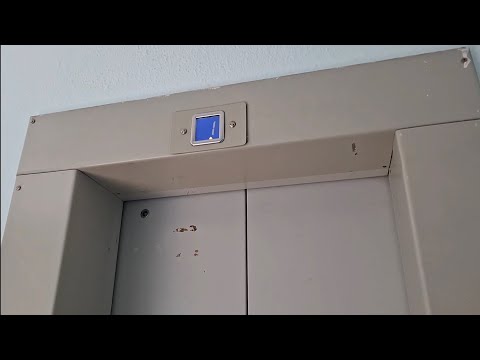 Видео: Лифт (КМЗ 2010 г.) Новосибирская 119, подъезд 3, г. Тюмень