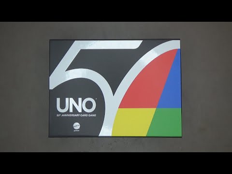 Видео: Открытие карточной игры UNO Premium 50th Anniversary Edition