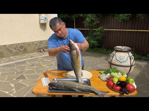Видео: Никогда не жарь рыбу не посмотрев это видео / Белый амур шашлык в тандыре