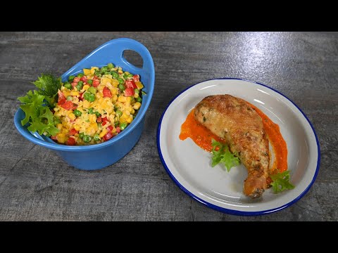 Видео: Фаршированные окорочка с соусом из томатов. Пестрый салат