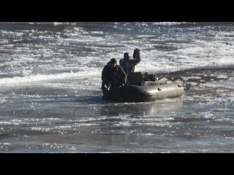 Видео: ранние морозы на Урале застали рыбаков в расплох. 14 октября 2024