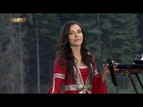 Видео: АТИ МОЛОВА - Стани, стани, буба /Live/ - комплекс "Романтика", гр.Сърница