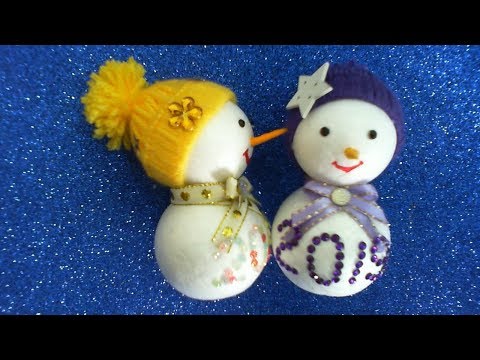 Видео: DIY/МК Два в одном.  Как без спиц сделать шапочку из пряжи для снеговичка