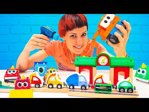 Видео: Собираем игрушки машинки с Машей Капуки Кануки 🚗🚚 Конструктор для самых маленьких