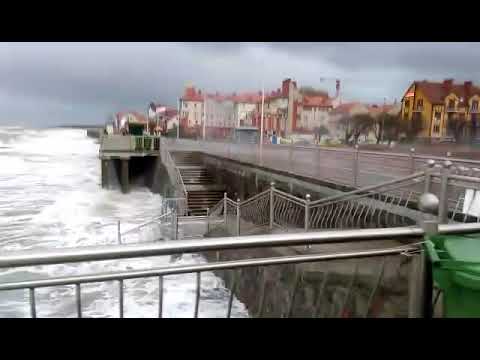 Видео: ШТОРМ. Зеленоградск 29 10 2017