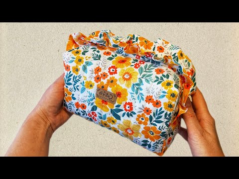 Видео: DIY/ШЬЮ КОСМЕТИЧКУ С РЮШАМИ #шьюсама #мастеркласс #handmade