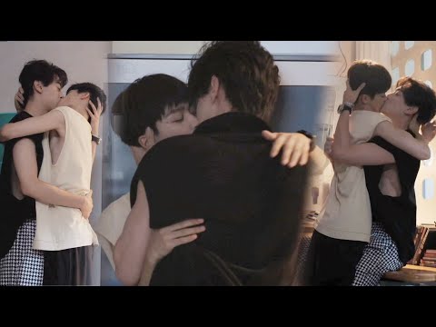 Видео: Ты можешь спать только со мной! Нижний ревнив и собственнически целует верхний.