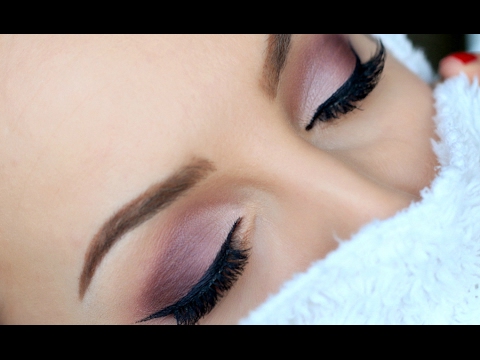 Видео: НЕЖНЫЙ БАРХАТНЫЙ МАКИЯЖ на 8 МАРТА/Романтический макияж на свидание