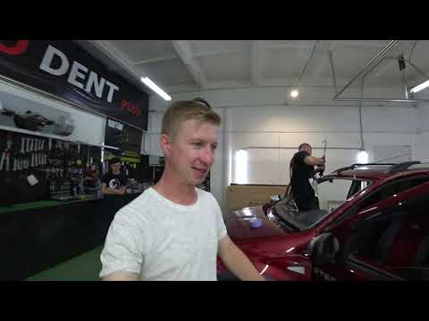 Видео: Замена лобового стекла  Рено Сандеро . Будни автосервиса " AUTO DENT plus "