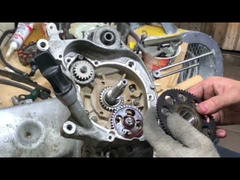 Видео: Ямаха вокс 50 (Yamaha Vox 50) замена коленвала - часть 1