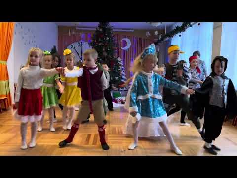 Видео: Минуэт на Новогодний утренник в подготовительной группе