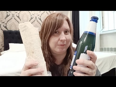 Видео: МУКБАНГ \ Шаурма \ MUKBANG \ в гостинице. приехали сдавать ЕГЭ