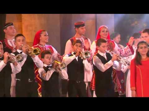 Видео: ФФ „СЛАВЕЙ“, гр. Сандански - Добре дошли в Сандански /Гала вечер "Пирин Фолк" Сандански 2016/
